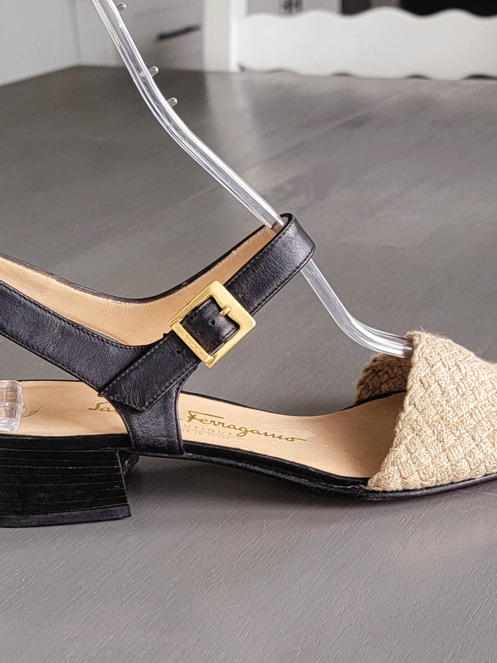 Salvatore Ferragamo Boutique Raffia Woven Sandals Black Leather Size 9.5 AA